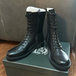 Brand New  Silent D Rocker Lo boots.